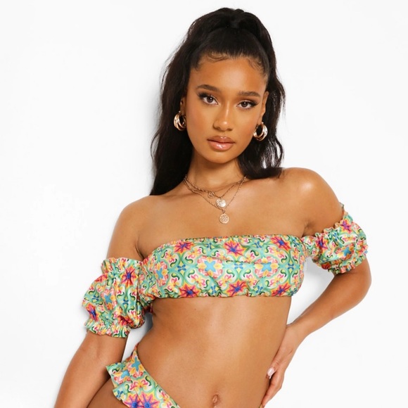 Top and Pant Set seen on Haley Ferguson M - Picture 3 of 12